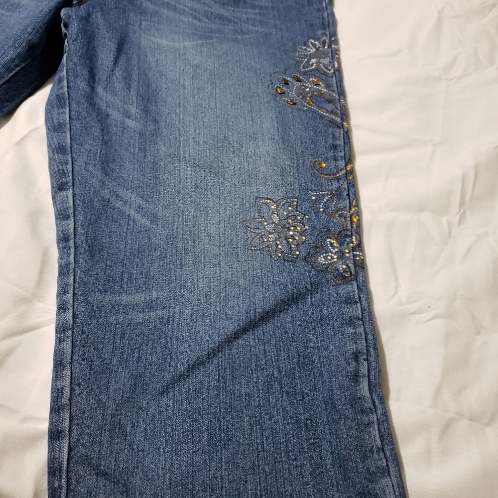 Capri Jeans - Picture 2 of 3